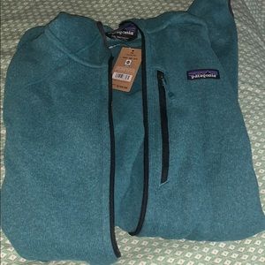 Patagonia Men’s XXL zip up hooded jacket.